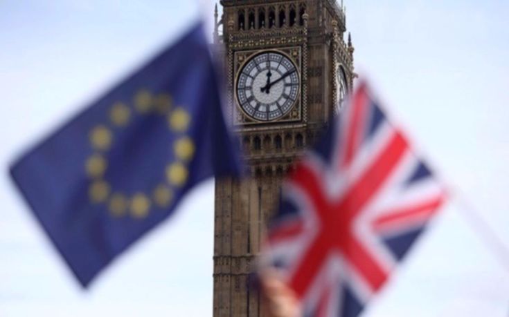 ΕΕ και Βρετανία κατέληξαν σε συμφωνία με αστερίσκους για το Brexit