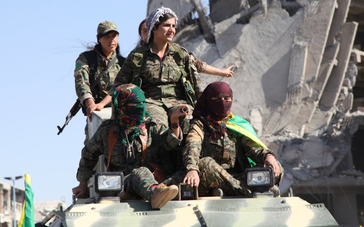 Οι «Αμαζόνες» των Κούρδων στη Συρία πολεμούν για τις γυναίκες και τον Οτσαλάν