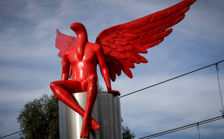 Τι συμβολίζει ο PHYLAX, το κόκκινο άγαλμα με τα φτερά που κατεδαφίστηκε