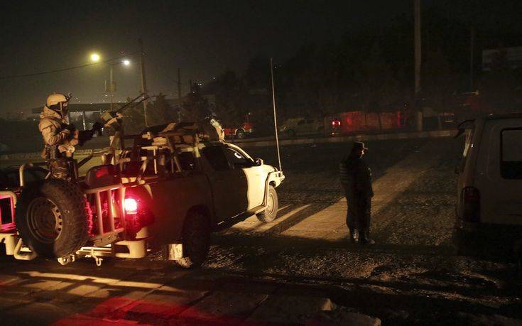 Τουλάχιστον πέντε νεκροί από την ένοπλη επίθεση σε ξενοδοχείο της Καμπούλ