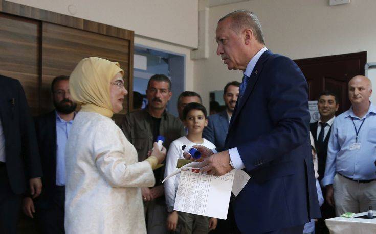 «Δημοκρατική ωριμότητα» βλέπει στη μεγάλη συμμετοχή στις εκλογές ο Ερντογάν