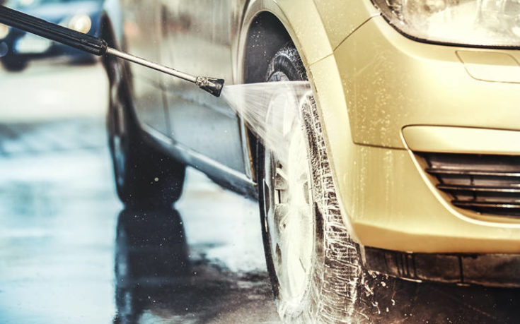 Γιατί είναι απαραίτητο να πλένουμε το αμάξι μας τον χειμώνα