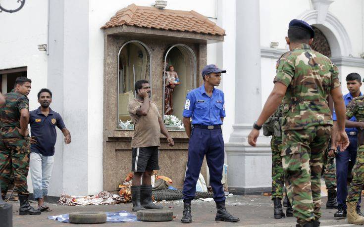 Εκατόμβη νεκρών στη Σρι Λάνκα: Μπαράζ βομβιστικών επιθέσεων σε εκκλησίες και ξενοδοχεία