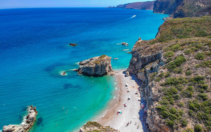 Guardian: Οι πέντε ελληνικές παραλίες ανάμεσα στις 40 καλύτερες της Ευρώπης