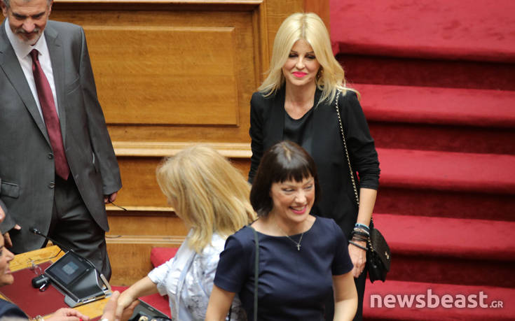 Ορκωμοσία στη Βουλή: Οι ετυπωσιακές κυρίες που κέρδισαν πόντους με το στυλ τους