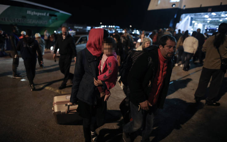Σε δύο φάσεις η μεταφορά 20.000 προσφύγων – μεταναστών στην ενδοχώρα