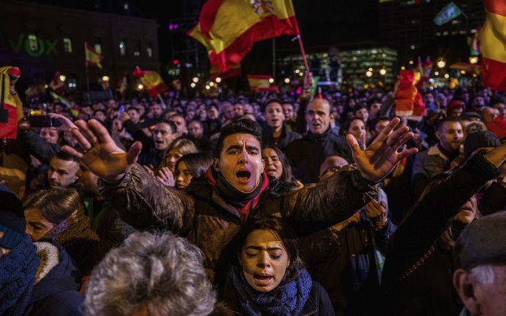 Ισπανία: Εδραιώνεται ενόψει των εκλογών της Κυριακής το ακροδεξιό Vox
