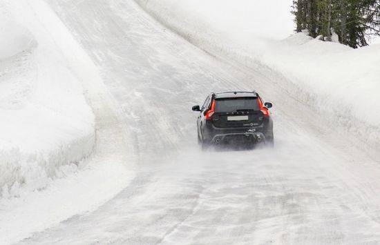 Οδήγηση στο χιόνι-Όλα όσα πρέπει να γνωρίζετε