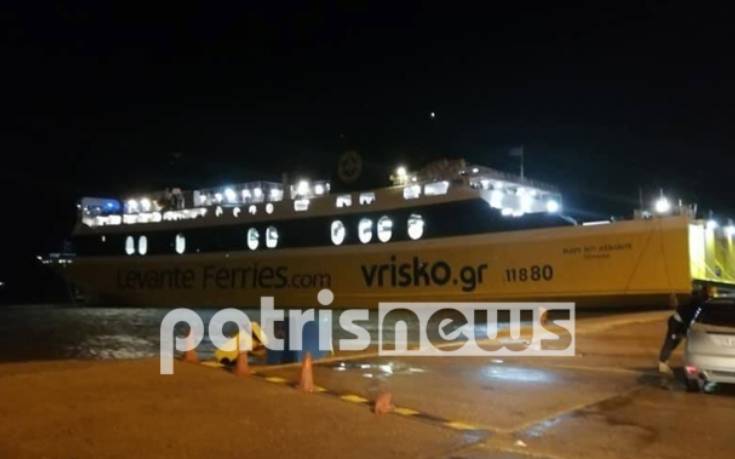 Συγκλονιστικό βίντεο με αυτοκίνητο να πέφτει στη θάλασσα στο λιμάνι της Κυλλήνης, σώθηκε την τελευταία στιγμή η οδηγός