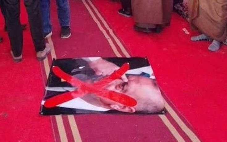 Ένταση στη Λιβύη: Ποδοπατούν φωτογραφίες του Ερντογάν - «Όχι άλλο αίμα μας για τους τρομοκράτες του»