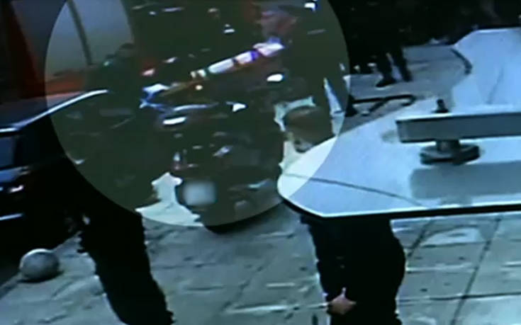 Περιστέρι: Βίντεο ντοκουμέντο λίγο μετά τη πτώση της γυναίκας στο κενό από τον δεύτερο όροφο