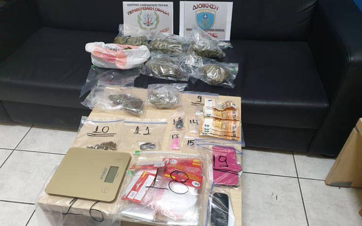 Συνελήφθη 42χρονη για ναρκωτικά, στο σπίτι της βρέθηκαν κάνναβη, κοκκαΐνη, MDMA και LSD 1