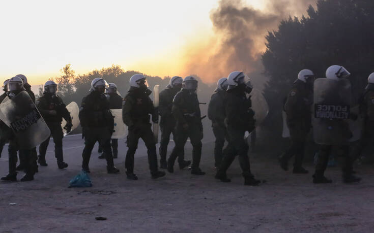 Μυτιλήνη: Αντιμέτωποι με κατηγορίες, ακόμα και, σε βαθμό κακουργήματος πολίτες που επιτέθηκαν σε αστυνομικούς