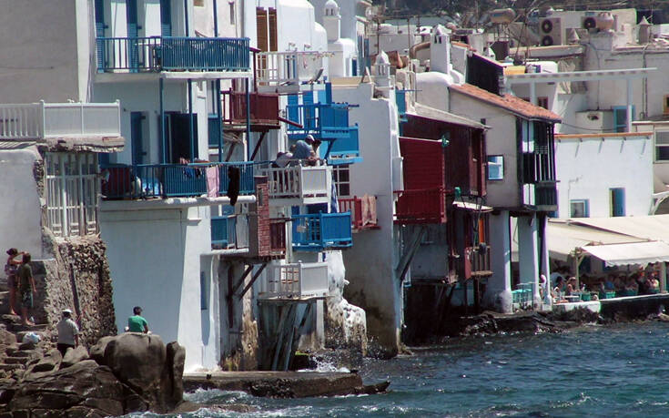 Η ελπίδα για τις φετινές διακοπές έρχεται από την Ελλάδα 