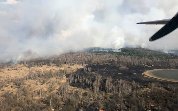 Φωτιά στο Τσέρνομπιλ: Παραμένει η ανησυχία - Μέχρι στιγμής έχουν καεί 350 στρέμματα