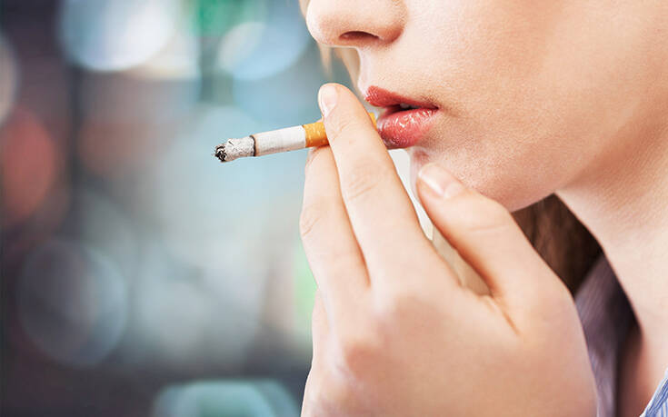 Συμπέρασμα - έκπληξη για τους καπνιστές: Κινδυνεύουν λιγότερο από τον κορονοϊό