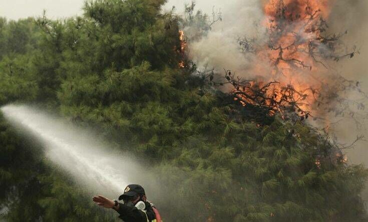 Αισιοδοξία της Πυροσβεστικής για σβήσιμο της φωτιάς στο Άγιον Όρος εντός της ημέρας