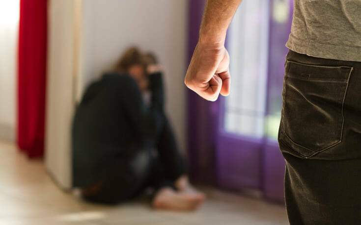 Έρευνα για την ενδοοικογενειακή βία με ένα κλικ: Έκκληση για συμμετοχή γυναικών άνω των 16 ετών
