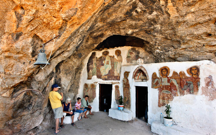 Άγιος Ιωάννης Καπετατανιανών, η μονή στην Κρήτη σμιλεμένη μέσα σε βράχο
